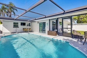 House (3 Bedrooms) | Front of property