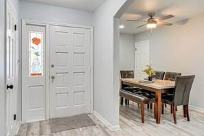 House (3 Bedrooms) | Interior - Group Getaway w/ Deck & Yard in Lakeland! (Lakeland)