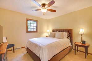 House (3 Bedrooms) | Interior