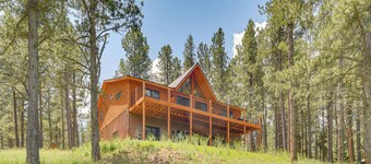 3 Mi to Resort: Year-round Angel Fire Getaway!