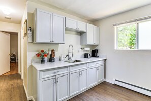 Apartment (3 Bedrooms) | Interior - 2 Mi to The Marketplace: Spring Valley Apartment (Spring Valley)