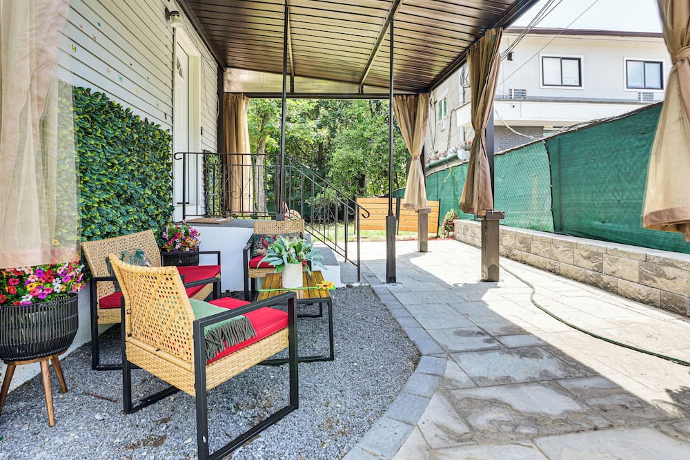 2 Mi to The Marketplace: Spring Valley Apartment - Upper Nyack, NY