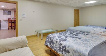 6 Shared Acres, Pool Table: Barrington Hills Apt!