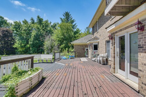 6 Shared Acres, Pool Table: Barrington Hills Apt!