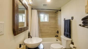 House (1 Bedroom) | Interior