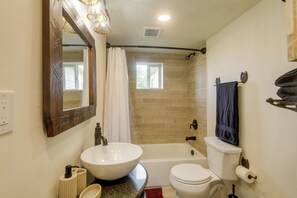 House (1 Bedroom) | Interior - Ski & Soak: Gem 7 Mi to Kelly Canyon Ski Resort (Ririe)