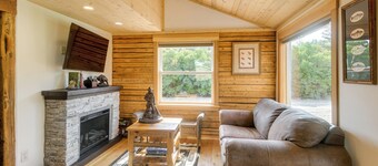 Ski & Soak: Gem 7 Mi to Kelly Canyon Ski Resort