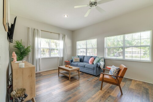 Explore Dtwn Crystal River: Walkable Duplex Unit