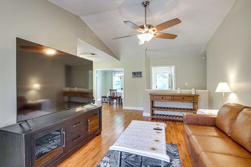 Shop, Dine & Visit Uwf: Pensacola Home w/ Yard!