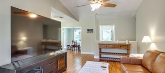 Shop, Dine & Visit Uwf: Pensacola Home w/ Yard!