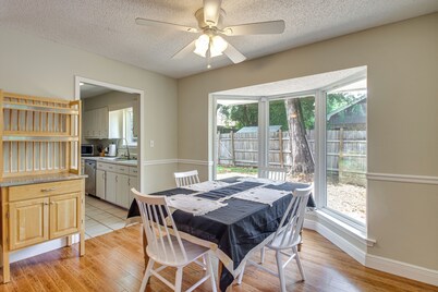 Shop, Dine & Visit Uwf: Pensacola Home w/ Yard!