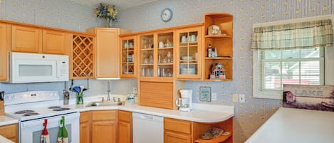 House (3 Bedrooms) | Interior