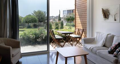 Artistic 1-Bedroom Apartment in Limassol, by the Sea