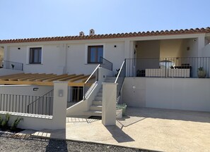 Exterior - Villa with Jacuzzi, a few steps from the sea (Tertenia)
