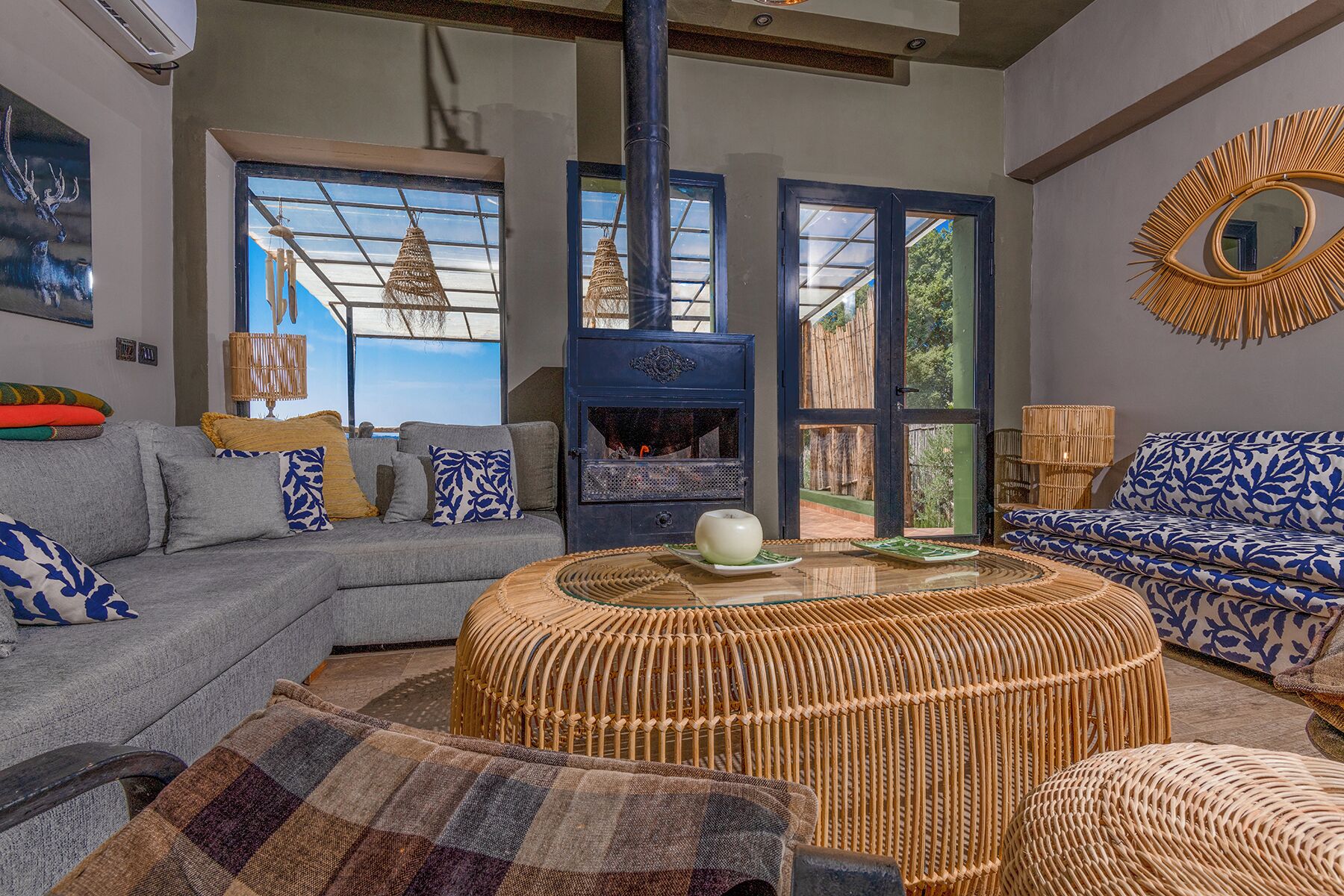 Deluxe Chalet | Living area
