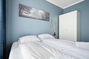 1 habitación, tabla de planchar con plancha, wifi y ropa de cama 