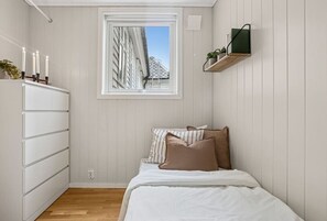 3 bedrooms, WiFi, bed sheets