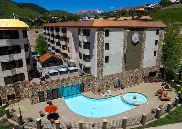 Exterior - King Suite with a View, Pool, Hot Tub, Ski In-Out! (Crested Butte)