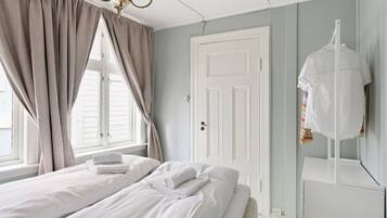 4 bedrooms, WiFi, bed sheets