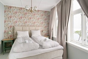 4 bedrooms, WiFi, bed sheets