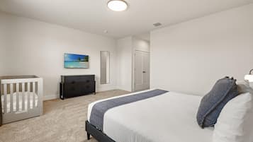4 bedrooms, iron/ironing board, WiFi, bed sheets