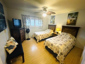 2 chambres, fer et planche à repasser, Wi-Fi, draps fournis