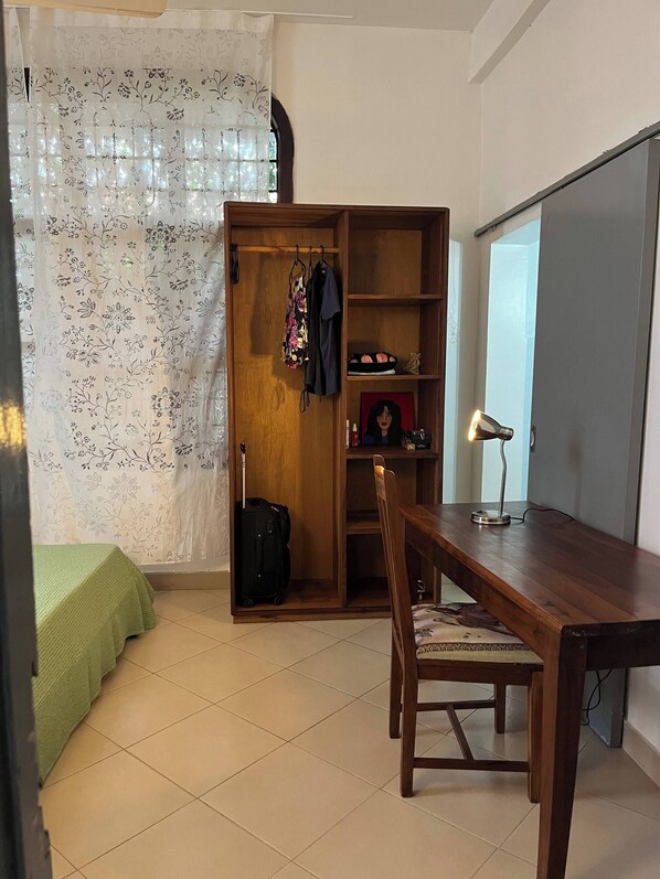 Gemeinsamer Schlafsaal, 5 Schlafzimmer, Raucher, Balkon | 5 Schlafzimmer