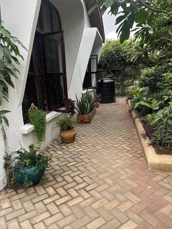 Shared Dormitory, 5 Bedrooms, Smoking, Balcony | Exterior