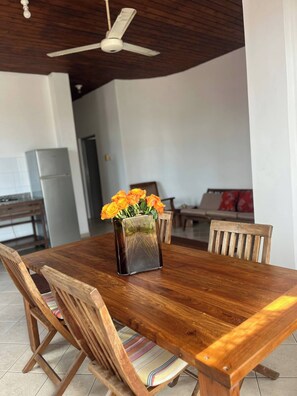 Shared Dormitory, 5 Bedrooms, Smoking, Balcony | Living room