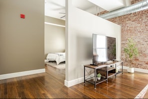 1 bedroom, internet, bed sheets