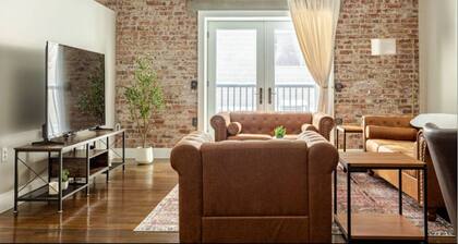 McOuat Place 4B - Luxury 1 Bed Downtown Indy Apartment Prime Location