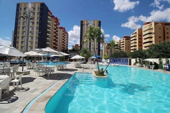 7 albercas al aire libre