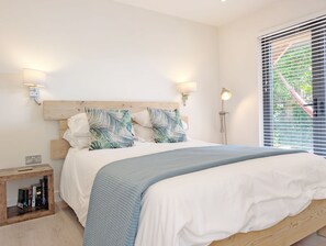 3 bedrooms, iron/ironing board, travel crib, WiFi