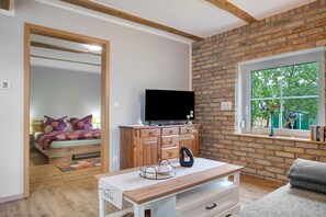 1 bedroom, WiFi, bed sheets, wheelchair access - Apartment 'Uschi' with Shared Garden and Wi-Fi (Warrenzin)