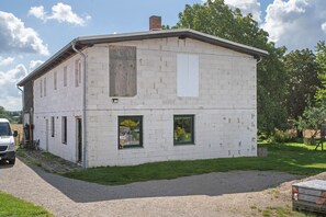 Exterior - Apartment 'Uschi' with Shared Garden and Wi-Fi (Warrenzin)