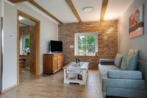 TV - Apartment 'Uschi' with Shared Garden and Wi-Fi (Warrenzin)