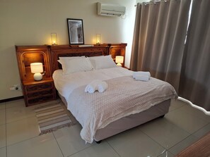 7 habitaciones, tabla de planchar con plancha, internet y ropa de cama 