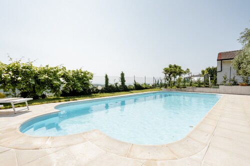 Suite Al Pian Apartment with Private Pool, Garden, and Wi-Fi