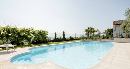 Suite Al Pian Apartment with Private Pool, Garden, and Wi-Fi