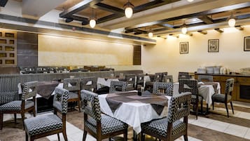 House | Dining