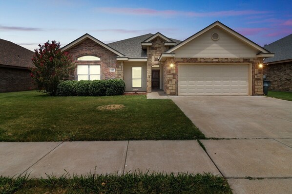 House, 3 Bedrooms | Exterior