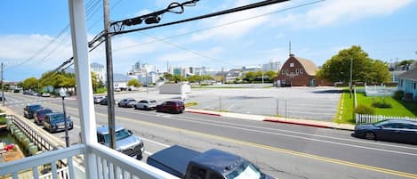 Condo, 2 Bedrooms | Property grounds