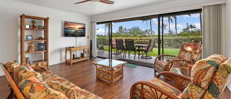 Condo, 2 Bedrooms | Living area