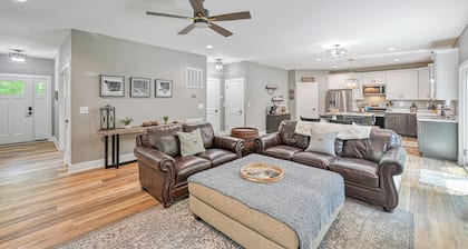 Tranquil craftsman hideaway on 2 secluded acres