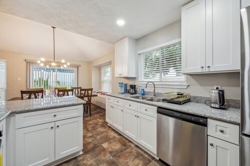 Space & Sunshine Retreat