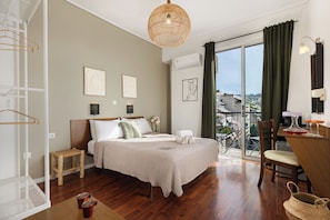 Classic-dobbeltværelse - 1 soveværelse - balkon - byudsigt | Egyptiske bomuldslagner, premium-sengetøj, dundyner, gratis minibar