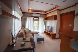 Appartement, 1 chambre, balcon | Salle de séjour