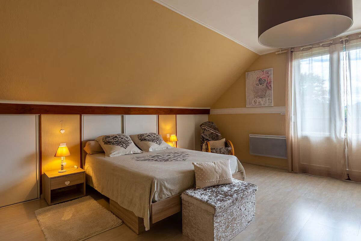 2 dormitoris, escriptori, planxa i posts de planxar i wifi 