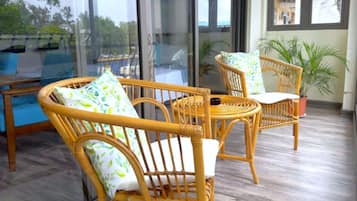 Superior Studio | In-room safe, blackout drapes, free WiFi, bed sheets