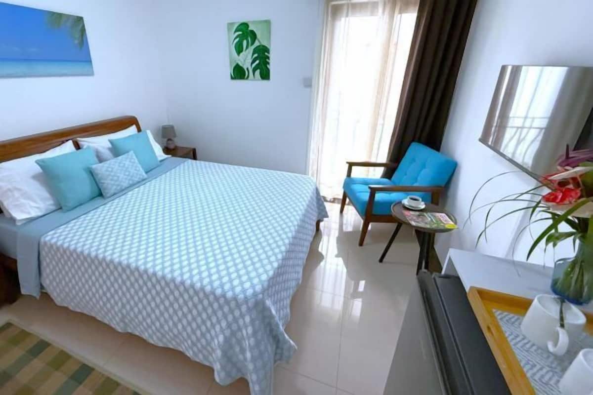 In-room safe, blackout drapes, free WiFi, bed sheets